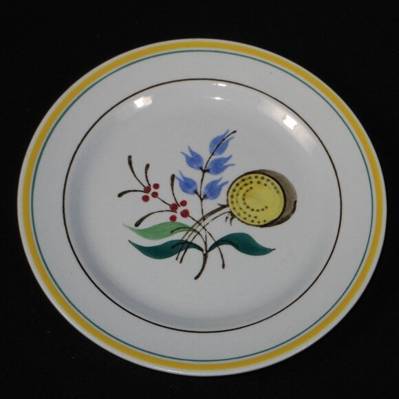 3 saucers & a berry bowl. ARABIA FINDLAND - Picture 2 of 6